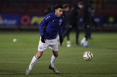 West Bromwich Albion takımından Gianluca Frabotta, Premier League 2 U21 'den Wolverhampton Wanderers' ın önünde 17 Şubat 2025 'te Aggborough Stadyumu' nda oynanan karşılaşma öncesi ısınma sırasında Batı Bromwich Albion U21 'e karşı.