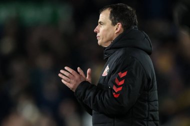 Leeds 'in 17 Şubat 2025' te Leeds Road, Leeds, İngiltere 'de oynanan Sky Bet Şampiyonası maçında Leeds United ve Sunderland maçını 2-1 kazanmasının ardından Sunderland' ın kederli menajeri Rgis Le Bris