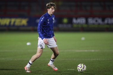 West Bromwich Albion 'dan Harry Whitwell Premier League 2 U21' den Wolverhampton Wanderers 'ın önünde 17 Şubat 2025' te Aggborough Stadyumu, Kidderminster 'da oynanan karşılaşma öncesi ısınma sırasında Batı Bromwich Albion U21' e karşı
