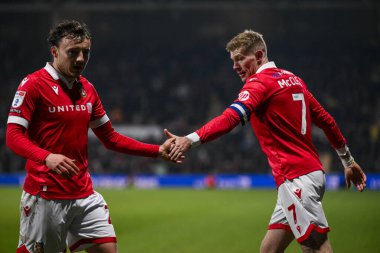 Wrexham 'dan James McClean ve Ollie Rathbone, 18 Şubat 2025' te İngiltere 'de oynanan SToK Cae Ras, Wrexham-Leyton Orient maçında oynanan maçın iyi bir safhasını kutladılar.