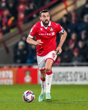 Wrexham 'dan Eoghan O' Connell 18 Şubat 2025 'te İngiltere' de SToK Cae Ras, Wrexham 'da oynanan 1.