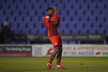 Huddersfield Town 'dan Josh Koroma takımlarını 18 Şubat 2025' te Croud Meadow, Shrewsbury, İngiltere 'de oynanan Skrewsbury Town - Huddersfield Town maçında kazandı.