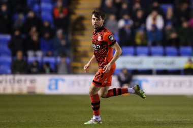 Huddersfield Town 'dan Antony Evans 18 Şubat 2025' te İngiltere 'nin Croud Meadow kentinde Shrewsbury Town' a karşı oynadığı Gökyüzü İddia Ligi 1 maçında