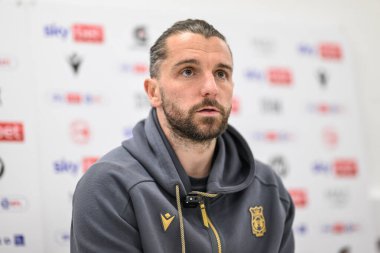 Wrexham 'dan Jay Rodriguez, 18 Şubat 2025' te İngiltere 'nin Wrexham-Leyton Orient maçında Wrexham - SToK Cae Ras maçında basın toplantısı düzenledi.