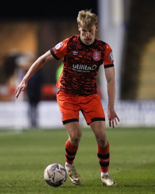 Huddersfield Town 'dan Lasse Srensen 18 Şubat 2025' te İngiltere 'nin Croud Meadow kentinde oynanan Shrewsbury Town-Huddersfield maçında maç yapıyor.