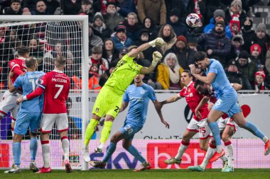 Wrexham takımından Mark Howard, 18 Şubat 2025 'te Wrexham ile Leyton Orient arasında oynanan SToK Cae Ras, Wrexham maçında temiz yumruklar attı.