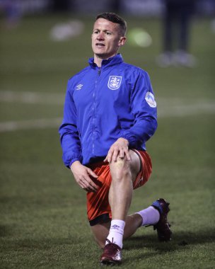 Huddersfield Town 'dan Jonathan Hogg 18 Şubat 2025' te İngiltere 'nin Croud Meadow, Shrewsbury kentindeki Shrewsbury Town' a karşı oynanan Gökyüzü İddia Ligi 1 maçı öncesinde ısınma turunda