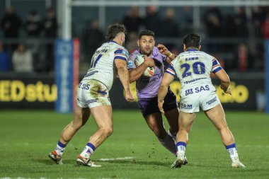 Hull KR 'dan Rhyse Martin, Betfred Süper Lig 2. tur karşılaşmasında Matty Storton, Mason Lino, Wakefield Trinity vs Hull KR, DIY Kitchens Stadyumu, Wakefield, İngiltere, 20 Şubat 2025
