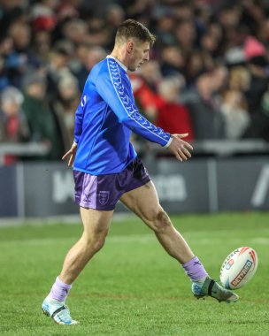 Hull KR 'dan Tom Davies, 20 Şubat 2025' te Birleşik Krallık 'ın Wakefield Stadyumu' nda oynanan Betfred Süper Lig 2. tur karşılaşmasında ısınma turunda Wakefield Trinity vs Hull KR 'a karşı.