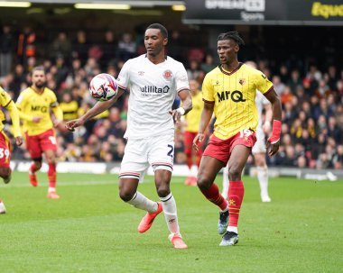 Watford 'dan Vakoun Issouf Bayo, 23 Şubat 2025' te Watarage Road, Watford, Birleşik Krallık 'ta oynanan Gökyüzü İddia Şampiyonası karşılaşmasında Luton Town' a karşı Luton Town maçında Luton Town 'dan İsa Makosso' yu kapattı.