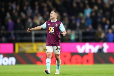 Burnley takımından Josh Cullen, Burnley 'nin Sheffield' a karşı oynadığı 21 Şubat 2025 Turf Moor, Burnley 'de oynadığı maç sırasında