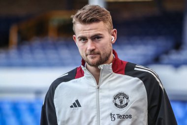 Manchester United takımından Matthijs de Ligt, 22 Şubat 2025 tarihinde İngiltere 'nin Liverpool eyaletindeki Goodison Park' ta oynanan Everton-Manchester United Premier League maçı sırasında geldi.