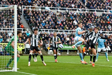 Nottingham Ormanı 'ndan Nikola Milenkoviç Premier Lig maçı Newcastle United ve Nottingham Ormanı maçında 23 Şubat 2025' te St. James 's Park, Newcastle, İngiltere' de 4-2 berabere kaldı.