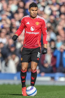 Manchester United takımının Casemiro 'su Everton Manchester United ile 22 Şubat 2025' te Goodison Park, Liverpool 'da oynanan Premier League maçı sırasında