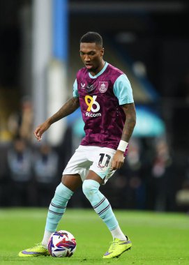 Burnley 'li Jaidon Anthony, 21 Şubat 2025' te Burnley ile Sheffield 'in oynadığı Turf Moor, Burnley' de oynanan Gökyüzü İddia Şampiyonası maçında topu ayaklarının dibine aldı.