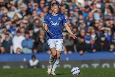 Everton 'dan Vitaliy Mykolenko Premier League maçı sırasında Everton, Manchester United' a karşı Goodison Park, Liverpool, Birleşik Krallık, 22 Şubat 2025