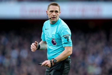 Hakem Craig Pawson, 22 Şubat 2025 tarihinde Birleşik Krallık 'taki Emirates Stadyumu' nda oynanan Premier Lig karşılaşmasında Arsenal ve West Ham United maçına çıktı.