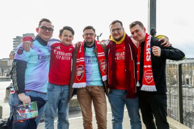 Taraftarlar, 22 Şubat 2025 tarihinde Birleşik Krallık 'taki Emirates Stadyumu' nda oynanan Premier League karşılaşması öncesinde Emirates Stadyumu 'na geldiler.