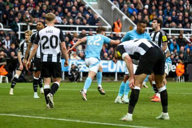 Nottingham Ormanı 'ndan Ryan Yates, Premier League maçı Newcastle United - Nottingham Forest maçında 23 Şubat 2025' te St. James 's Park, Newcastle, İngiltere' de 4-3 kazanma hedefini kutluyor.