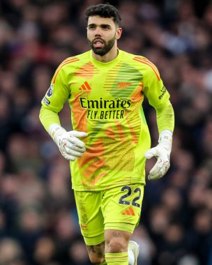 Arsenal 'den David Raya, 22 Şubat 2025 tarihinde Birleşik Krallık, Londra' daki Emirates Stadyumu 'nda oynanan Premier League maçında Arsenal ile West Ham United karşı karşıya geldi.