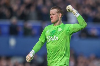 Everton 'dan Jordan Pickford, 22 Şubat 2025 tarihinde İngiltere' nin Liverpool kenti Goodison Park 'ta oynanan Premier League maçında Everton-Manchester United maçında Everton' dan gelen golü kutluyor.