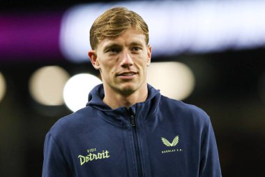 Burnley 'den Zian Flemming 21 Şubat 2025' te Burnley 'nin Sheffield' e karşı oynadığı Turf Moor, Burnley 'deki Gökyüzü İddia Şampiyonası maçından önce toprağa ulaştı.