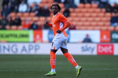 Blackpool takımından Niall Ennis, 21 Şubat 2025 tarihinde Bloomfield Road, Blackpool 'da oynanan Blackpool - Crawley Town maçında