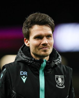 Sheffield Wednesday 'in Danny Rhl teknik direktörü, Burnley ile Sheffield arasındaki 21 Şubat 2025' teki Turf Moor, Burnley 'de oynanan Gökyüzü İddia Şampiyonası maçından önce toprağa geldi.