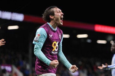 Burnley 'den Connor Roberts, 21 Şubat 2025' te Burnley ile Sheffield arasında oynanan Gökyüzü İddia Şampiyonası maçında 3-0 'lık golü kutluyor.