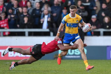 Leeds Rhinos takımından Ash Handley, Salford Red Devils - Leeds Rhinos maçında Salford Red Devils - Salford Community Stadyumu, Eccles, Birleşik Krallık, 22 Şubat 2025 'te oynanan Betfred Süper Lig karşılaşmasında Salford Red Devils ile karşılaştı.