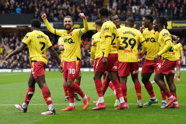 Watford oyuncuları, Watford - Luton Town maçında 23 Şubat 2025 'te İngiltere' nin Watford şehrinde oynanan Gökyüzü İddia Şampiyonası maçında golü kutladılar.