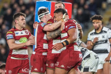 Wigan Warriors takımından Patrick Mago, 21 Şubat 2025 'te MKM Stadyumu' nda oynanan Betfred Süper Lig 2. Raundunda Hull FC ve Wigan Warriors karşılaşmasını kutluyor.