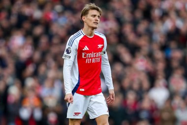 Arsenal 'den Martin Odegaard, 22 Şubat 2025' te Birleşik Krallık 'taki Emirates Stadyumu' nda oynanan Premier League karşılaşmasında tepki gösterdi.