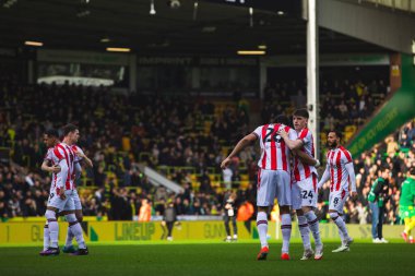 Stoke City, 22 Şubat 2025 'te Norwich City, Norwich City' ye karşı Stoke City 'de oynanan Sky Bet Şampiyonası maçında ikinci yarıya çıkıyor.