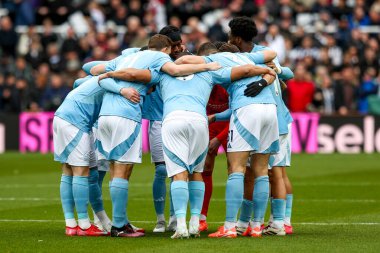 Nottingham Forest, Premier Lig maçı öncesinde St.James 's Park, Newcastle, İngiltere' de oynanan Newcastle United - Nottingham Forest maçından önce bir araya geldi.