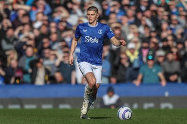 Everton 'dan Vitaliy Mykolenko Premier League maçı sırasında Everton, Manchester United' a karşı Goodison Park, Liverpool, Birleşik Krallık, 22 Şubat 2025