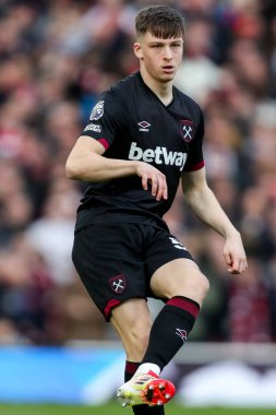 West Ham United takımından Ollie Scarles, 22 Şubat 2025 tarihinde Birleşik Krallık 'taki Emirates Stadyumu' nda oynanan Premier League maçında Arsenal ile West Ham United karşı karşıya geldi.