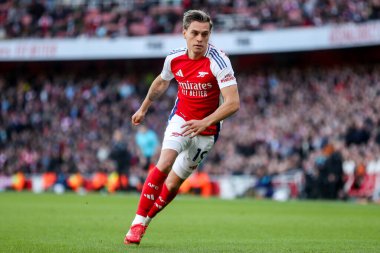 Arsenal 'den Leandro Trossard, 22 Şubat 2025' te Birleşik Krallık 'taki Emirates Stadyumu' nda oynanan Premier League maçında Arsenal, West Ham United 'a karşı.