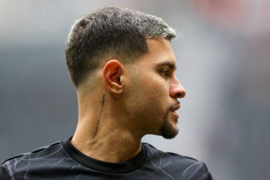 Newcastle United takımından Bruno Guimaraes, 23 Şubat 2025 'te İngiltere' nin Newcastle şehrinde oynanan Premier League karşılaşması öncesinde St.James 's Park' ta Newcastle United ile Nottingham Forest maçında ısındı.