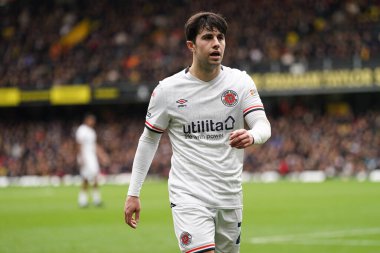 Luton Town 'dan Liam Walsh Gökyüzü İddia Şampiyonası maçında Watford, Luton Town' a karşı Vicarage Road, Watford, Birleşik Krallık, 23 Şubat 2025