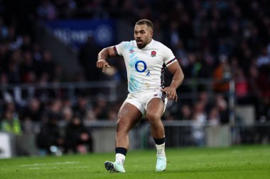 2025 Guinness maçında İngiltere ile İskoçya arasında 22 Şubat 2025 'te Twickenham, İngiltere' deki Allianz Stadyumu 'nda oynanan karşılaşma sırasında İngiltere' den Ollie Lawrence