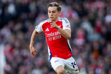 Arsenal 'den Leandro Trossard, 22 Şubat 2025' te Birleşik Krallık 'taki Emirates Stadyumu' nda oynanan Premier League maçında Arsenal, West Ham United 'a karşı.