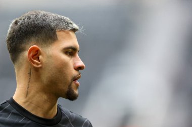 Newcastle United takımından Bruno Guimaraes, 23 Şubat 2025 'te İngiltere' nin Newcastle şehrinde oynanan Premier League karşılaşması öncesinde St.James 's Park' ta Newcastle United ile Nottingham Forest maçında ısındı.