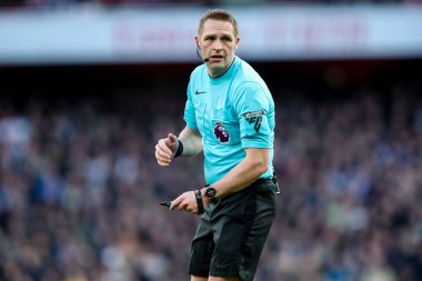 Hakem Craig Pawson, 22 Şubat 2025 tarihinde Birleşik Krallık 'taki Emirates Stadyumu' nda oynanan Premier Lig karşılaşmasında Arsenal ve West Ham United maçına çıktı.