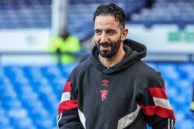 Manchester United takımının teknik direktörü Rben Amorim, 22 Şubat 2025 tarihinde İngiltere 'nin Liverpool şehrindeki Goodison Park' ta oynanan Everton-Manchester United Premier League maçı sırasında geldi.