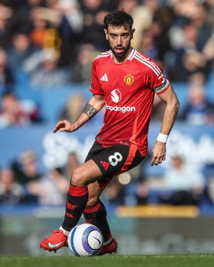 Manchester United takımından Bruno Fernandes 22 Şubat 2025 tarihinde Goodison Park, Liverpool, İngiltere 'de oynanan Everton Manchester United maçında