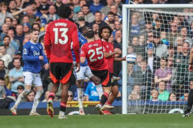 Manchester United takımından Manuel Ugarte, 22 Şubat 2025 'te Goodison Park, Liverpool' da oynanan Premier League maçında Everton ve Manchester United maçında 2-2 berabere kaldı.