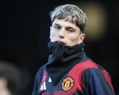 Manchester United takımından Alejandro Garnacho Premier League maçında Everton Manchester United 'a karşı Goodison Park, Liverpool' da 22 Şubat 2025 'te oynanan ısınma maçında