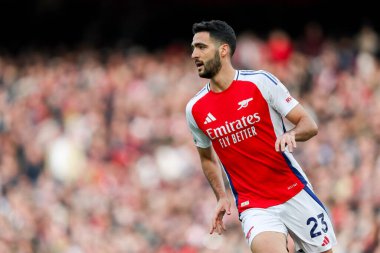 Arsenal 'den Mikel Merino, 22 Şubat 2025 tarihinde Birleşik Krallık, Londra' daki Emirates Stadyumu 'nda oynanan Premier League maçında Arsenal ile West Ham United karşı karşıya geldi.