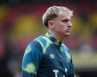 Luton Town 'dan Alfie Doughty Gökyüzü İddia Şampiyonası öncesinde Watford, Luton Town' a karşı Vicarage Road, Watford, Birleşik Krallık, 23 Şubat 2025